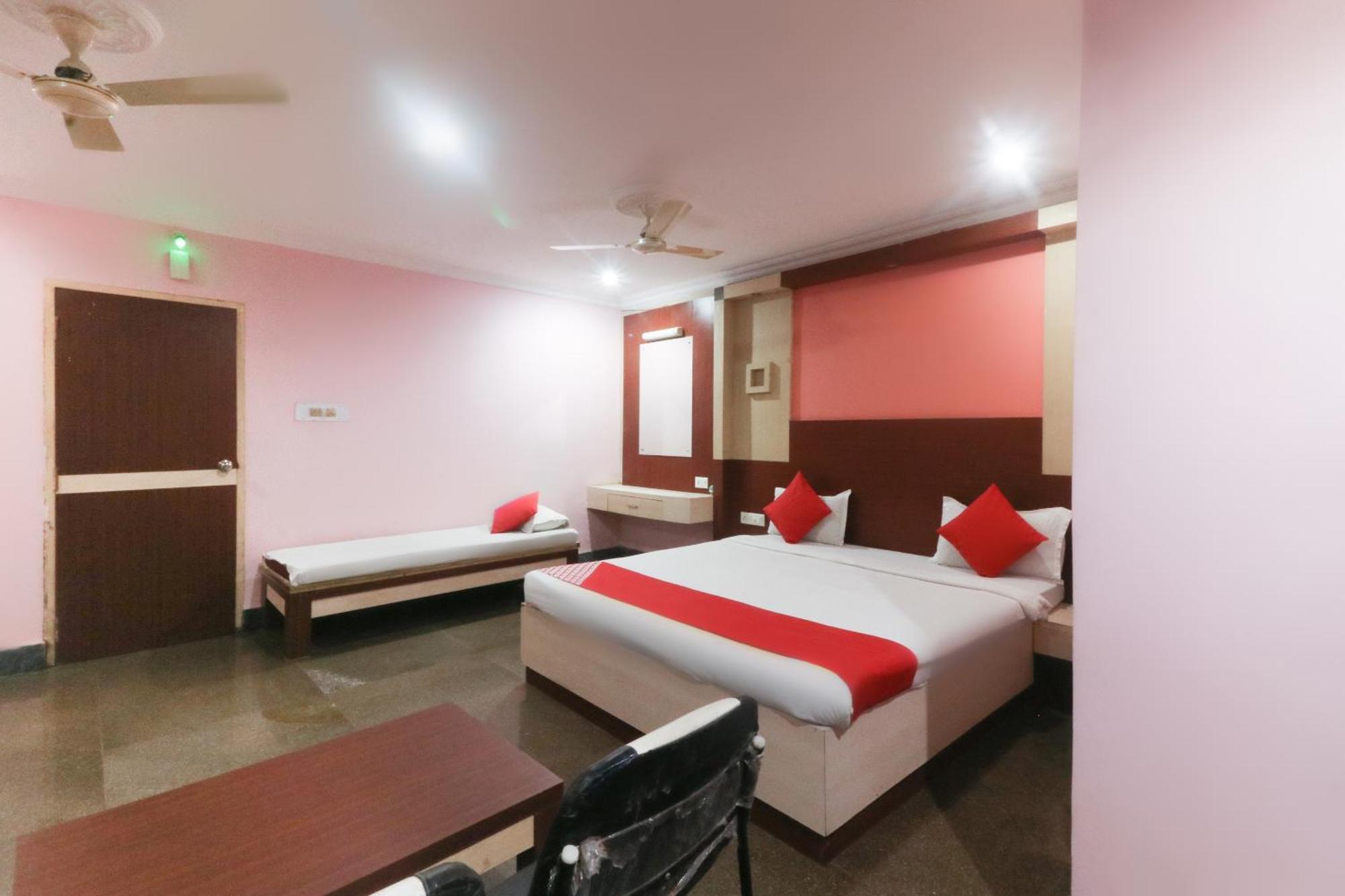 Hotel OYO 49639 Nirmala Residency Bhubaneswar Exterior foto